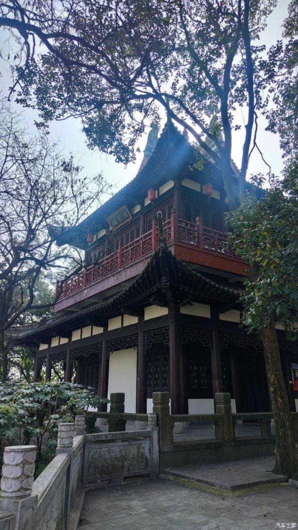 东京股市微幅波动